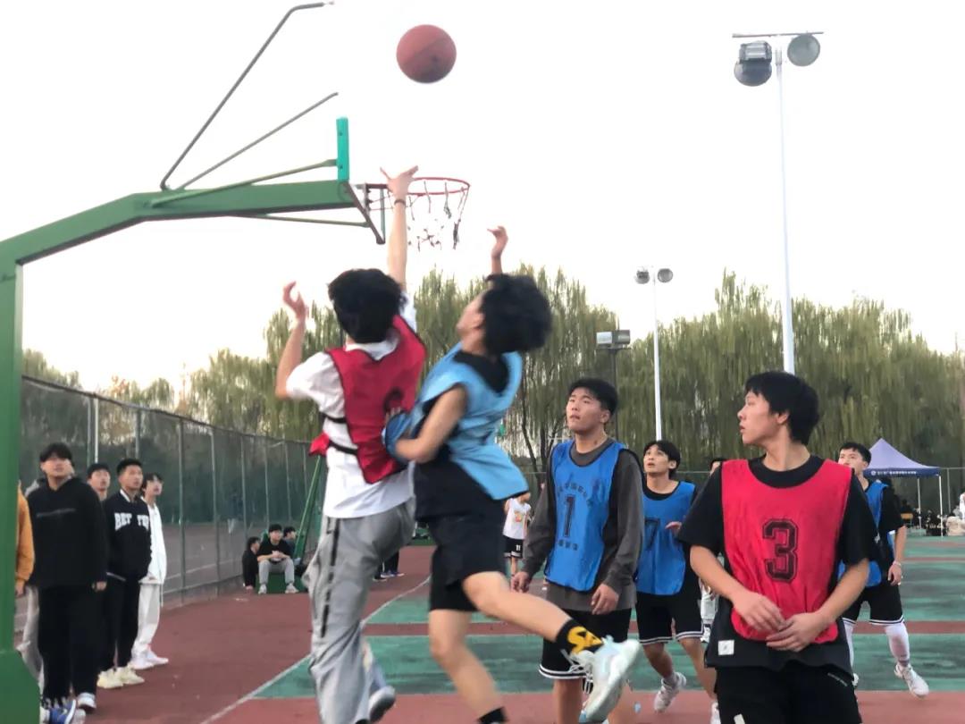 學(xué)?；顒?dòng)